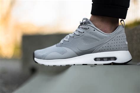 nike tavas grau herren|Air Max Tavas LTR .